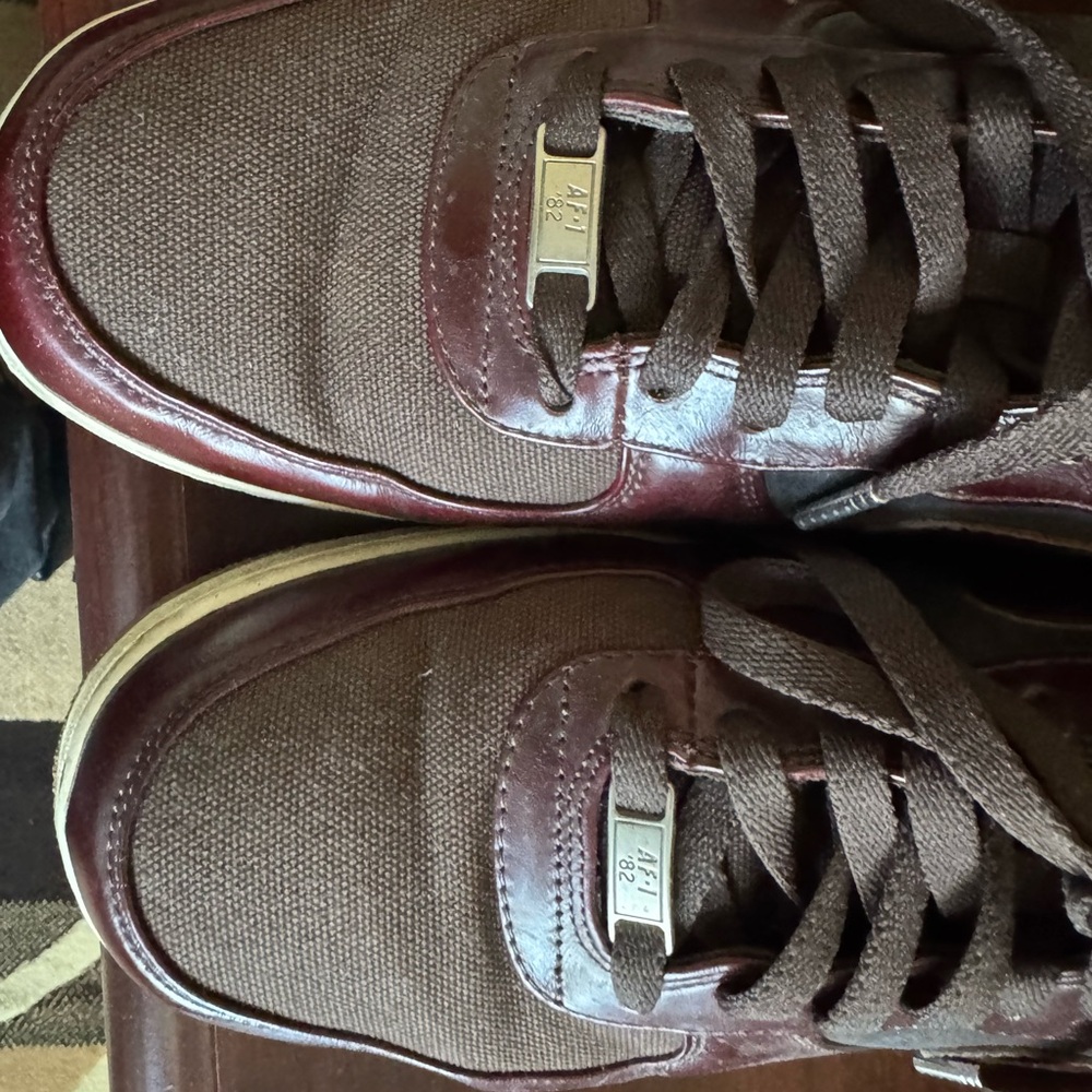 Nike Men's Burgundy and Brown Sneakers